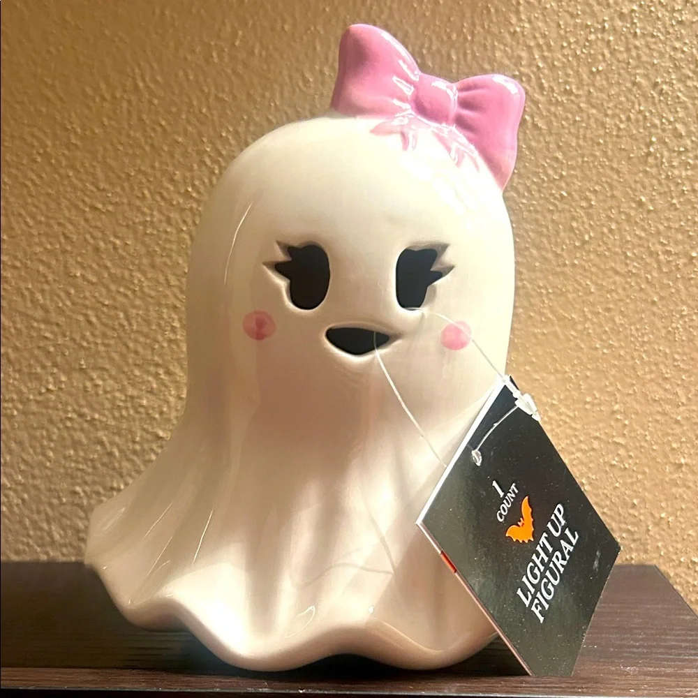 Target Bullseye Halloween 2025 ~ Ceramic LED Light Up Ghost with Pink Bow ~ NEW
